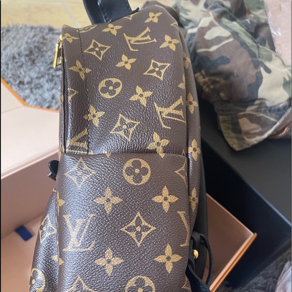 Authentic LV Palm Spring MM - Picture 8 of 17